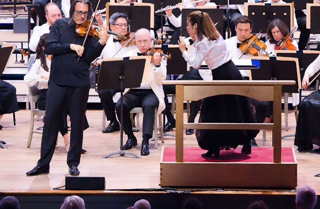 Leonidas Kavakos, Elim Chan and the Boston Symphony Orchestra &copy; Hilary Scott, courtesy of the BSO