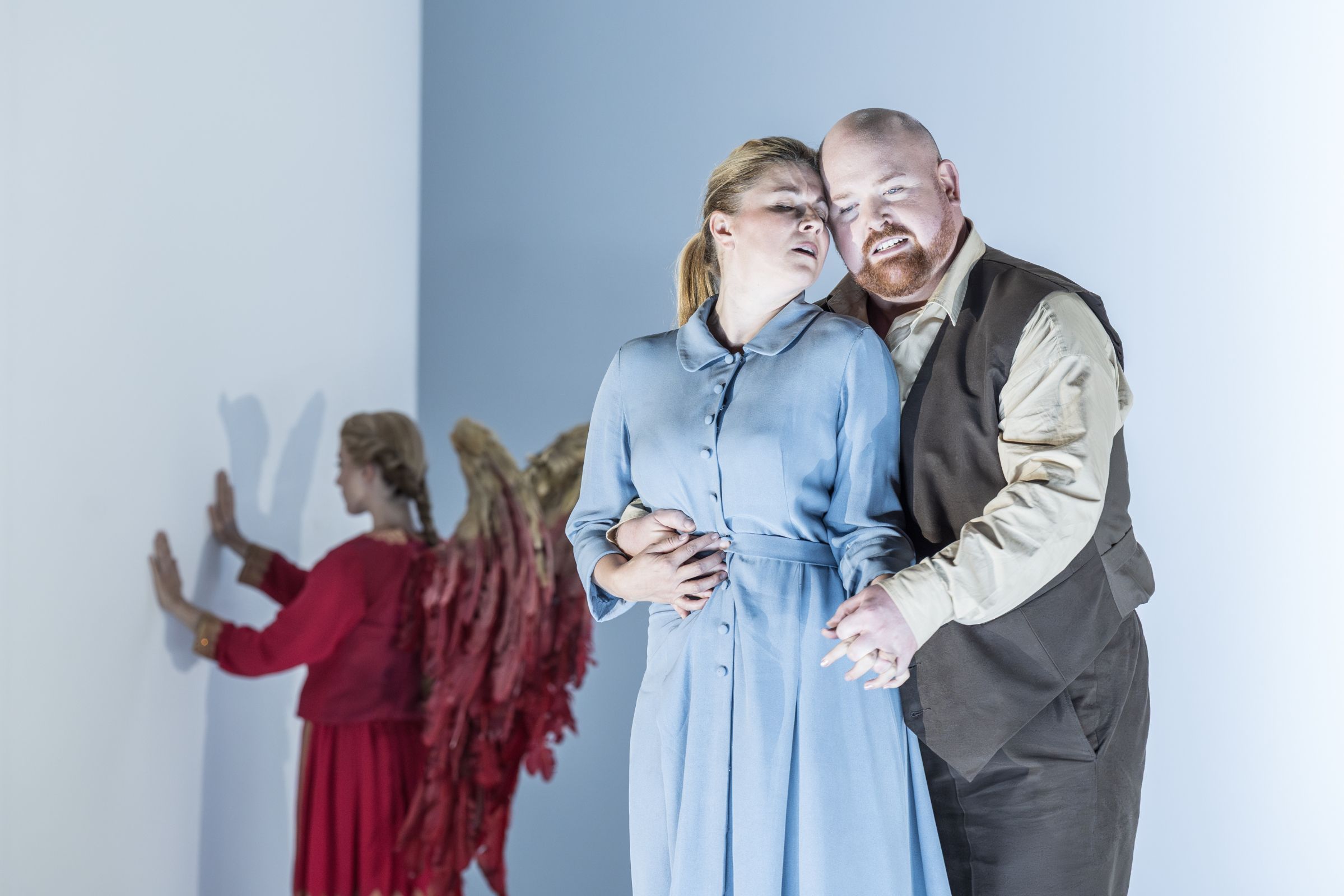 Miryam Tomè (Angel), Kateřina Kněžíková (Kátya) and Nicky Spence (Boris) © Glyndebourne Productions Ltd. Photo: Marc Brenner