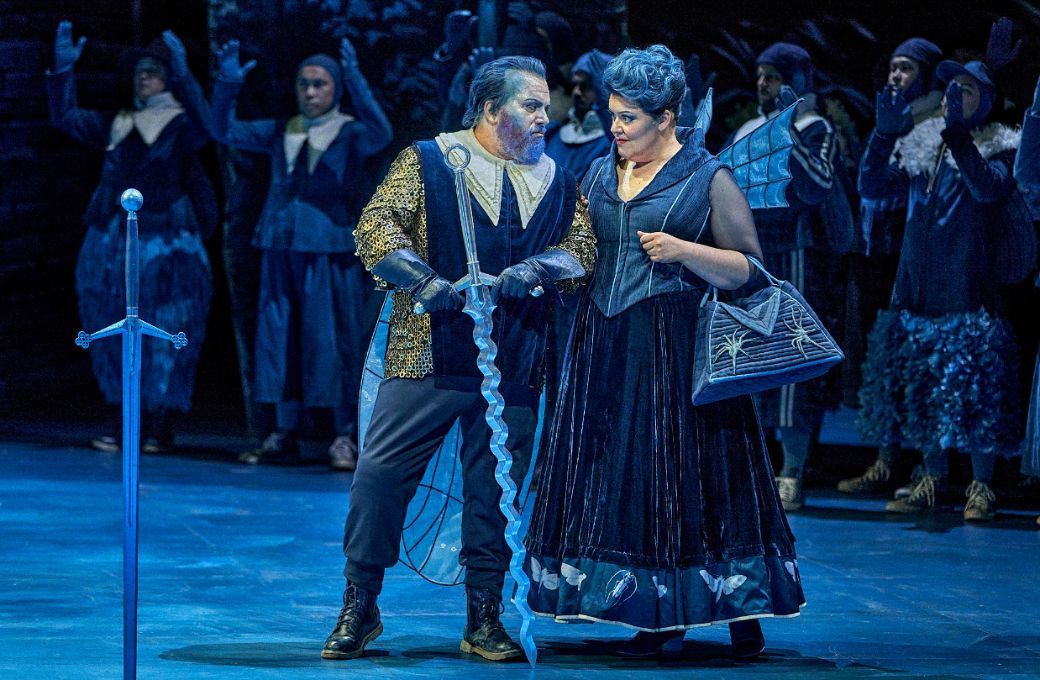 Olafur Sigurdarson (Friedrich von Telramund) und Miina-Liisa Värelä (Ortrud) © Bayreuther Festspiele | Enrico Nawrath