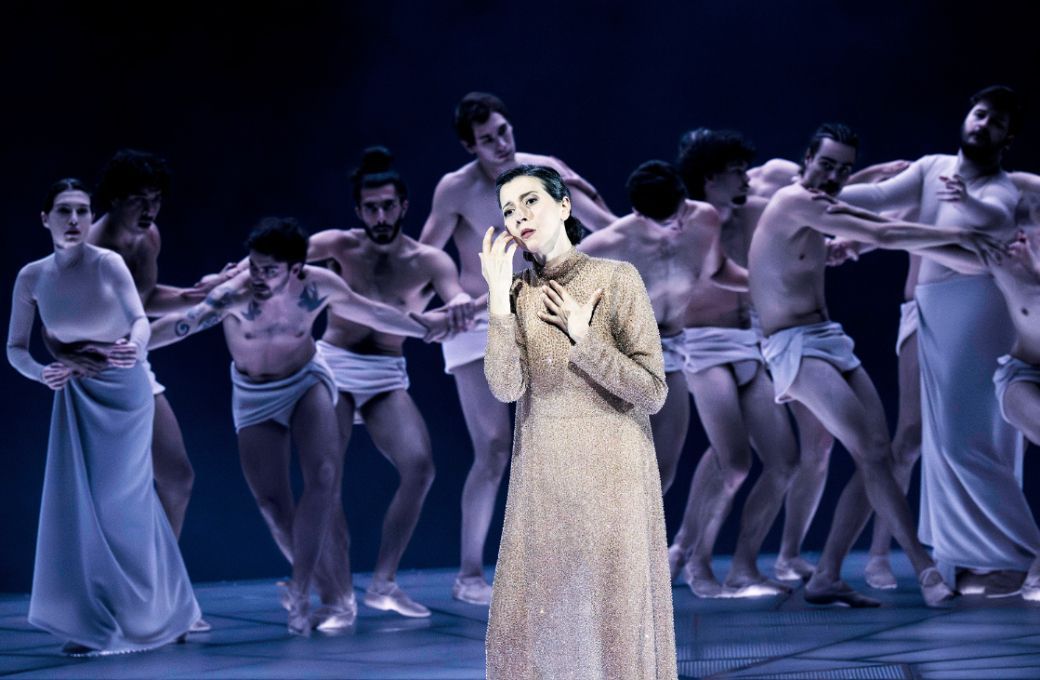 Lisette Oropesa (Maria Stuarda) und Nino Gotoshia (Anna Kennedy) &copy; SF | Monika Rittershaus