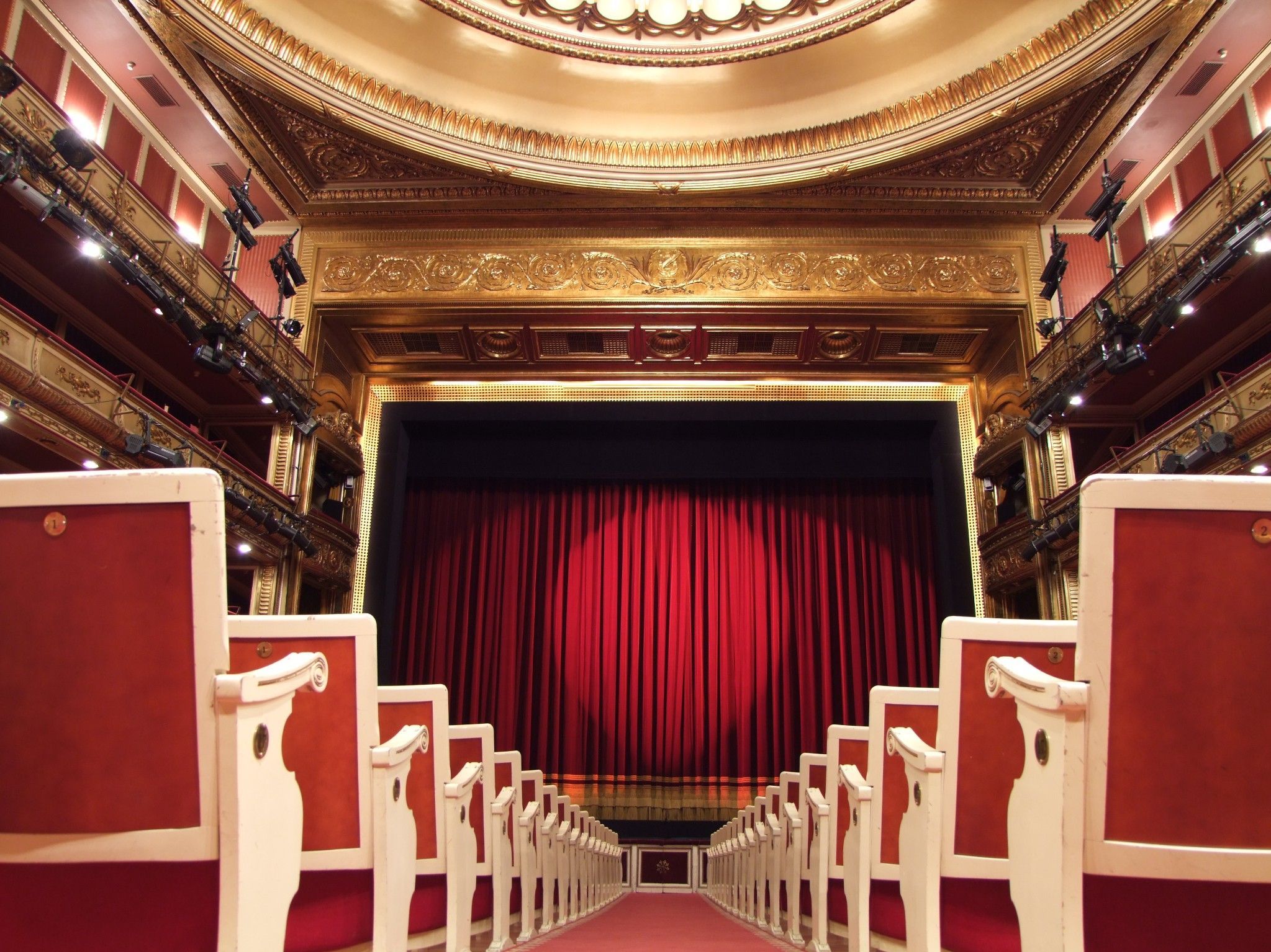 Teatro de la Zarzuela &copy; Neil Becerra