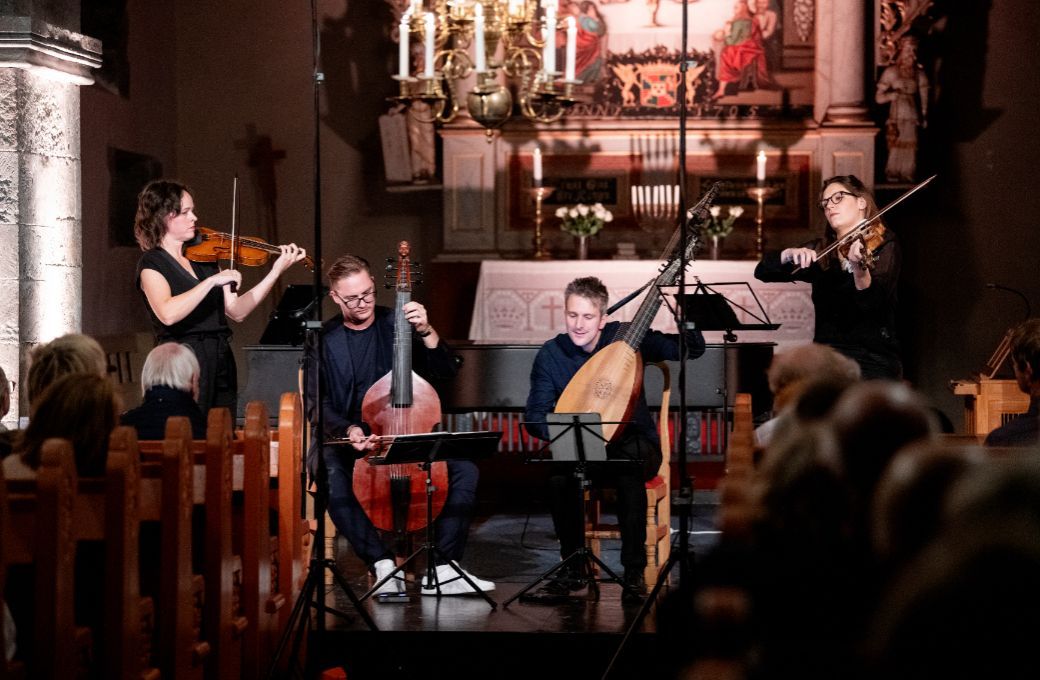 Ensemble C4 &copy; Liv &Oslash;vland
