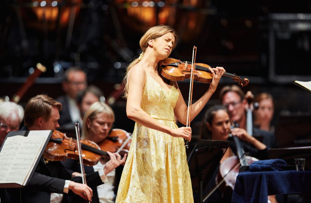 Vilde Frang and the London Symphony Orchestra © Andrew Perry