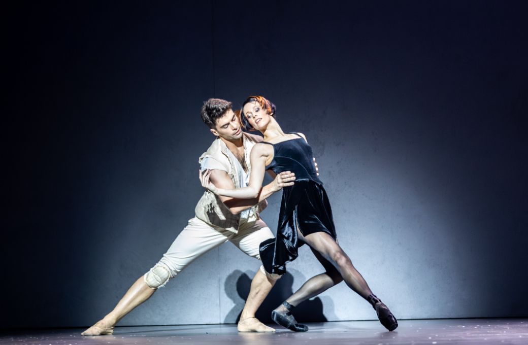 Roseanna Leney (Mary), Evan Loudon (Darnley) &copy; Andy Ross