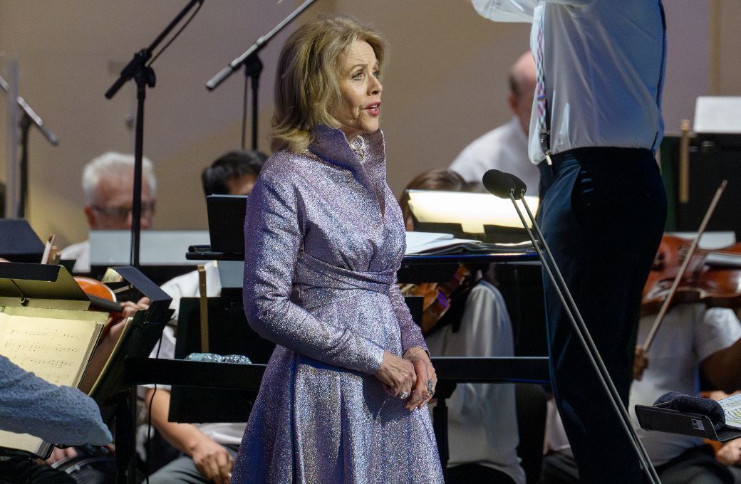 Renée Fleming with the Philadelphia Orchestra © Erica Miller