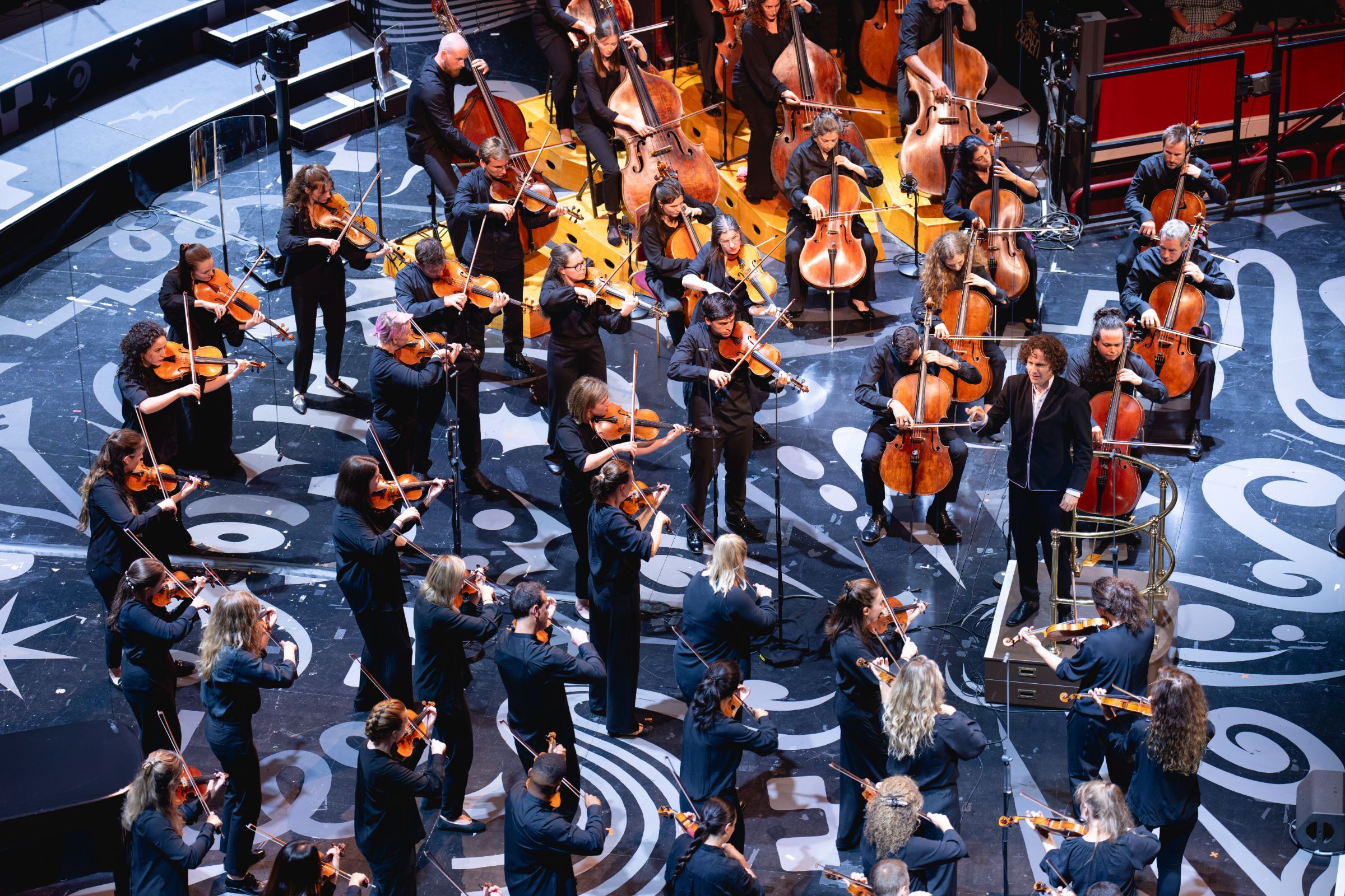Nicholas Collon conducts Aurora Orchestra &copy; BBC | Andy Paradise