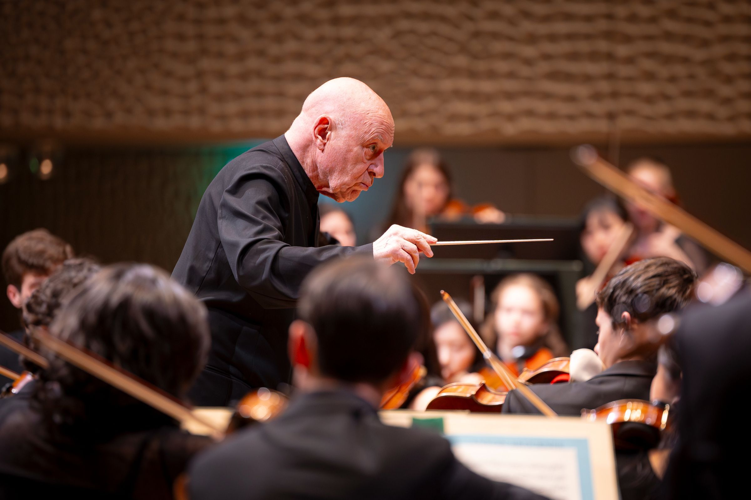 Christoph Eschenbach conducts the Schleswig-Holstein Festival Orchestra © Agentur 54° | Felix König