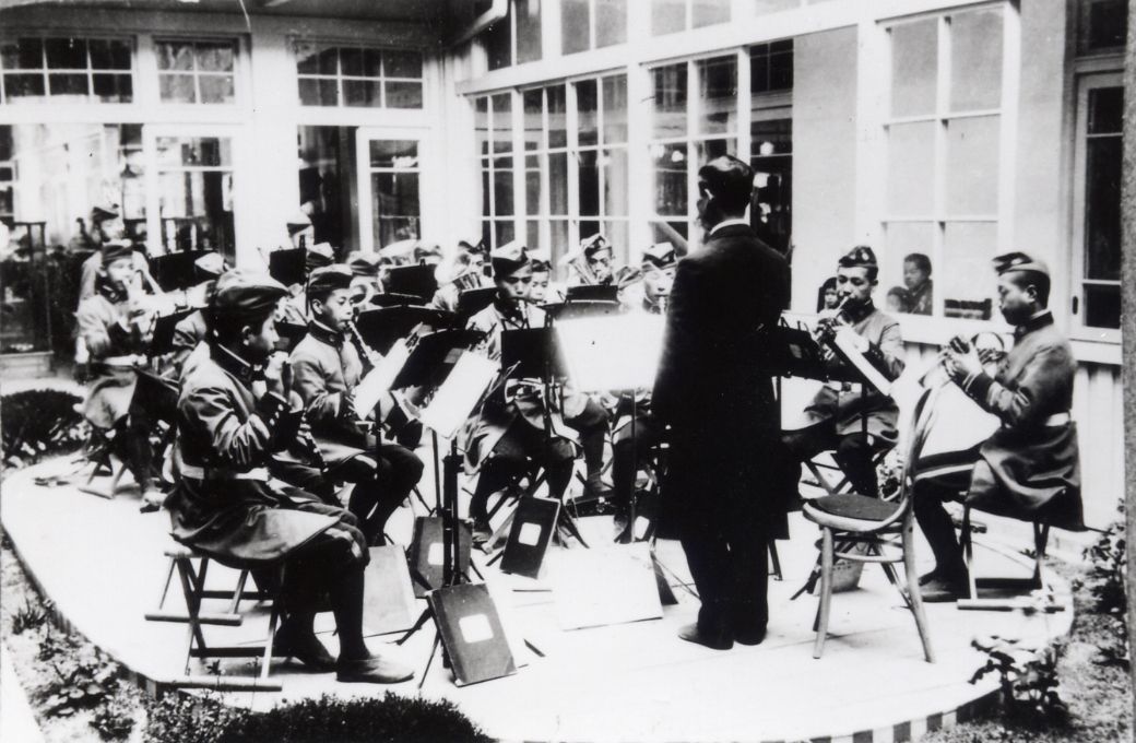 Itō clothing store band, c. 1911 &copy; Courtesy of Tokyo Philharmonic
