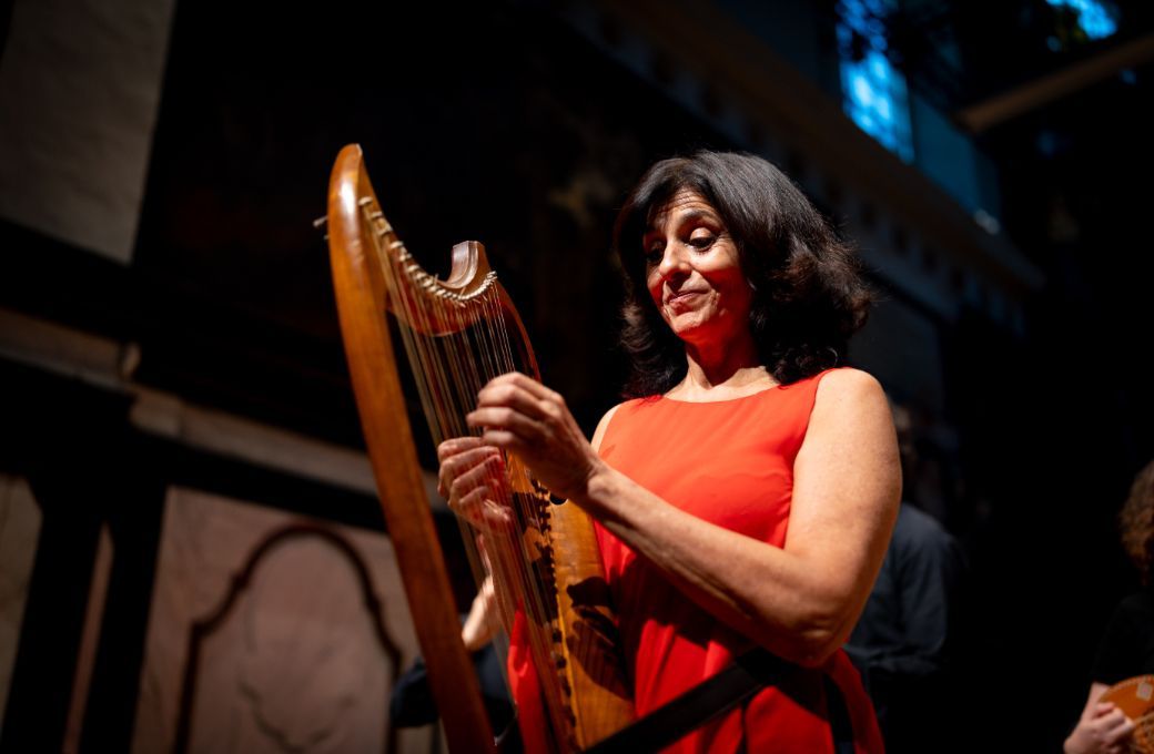 Patrizia Bovi performs as Marion with Ensemble Micrologus © Johan Beckers | Laus Polyphoniae
