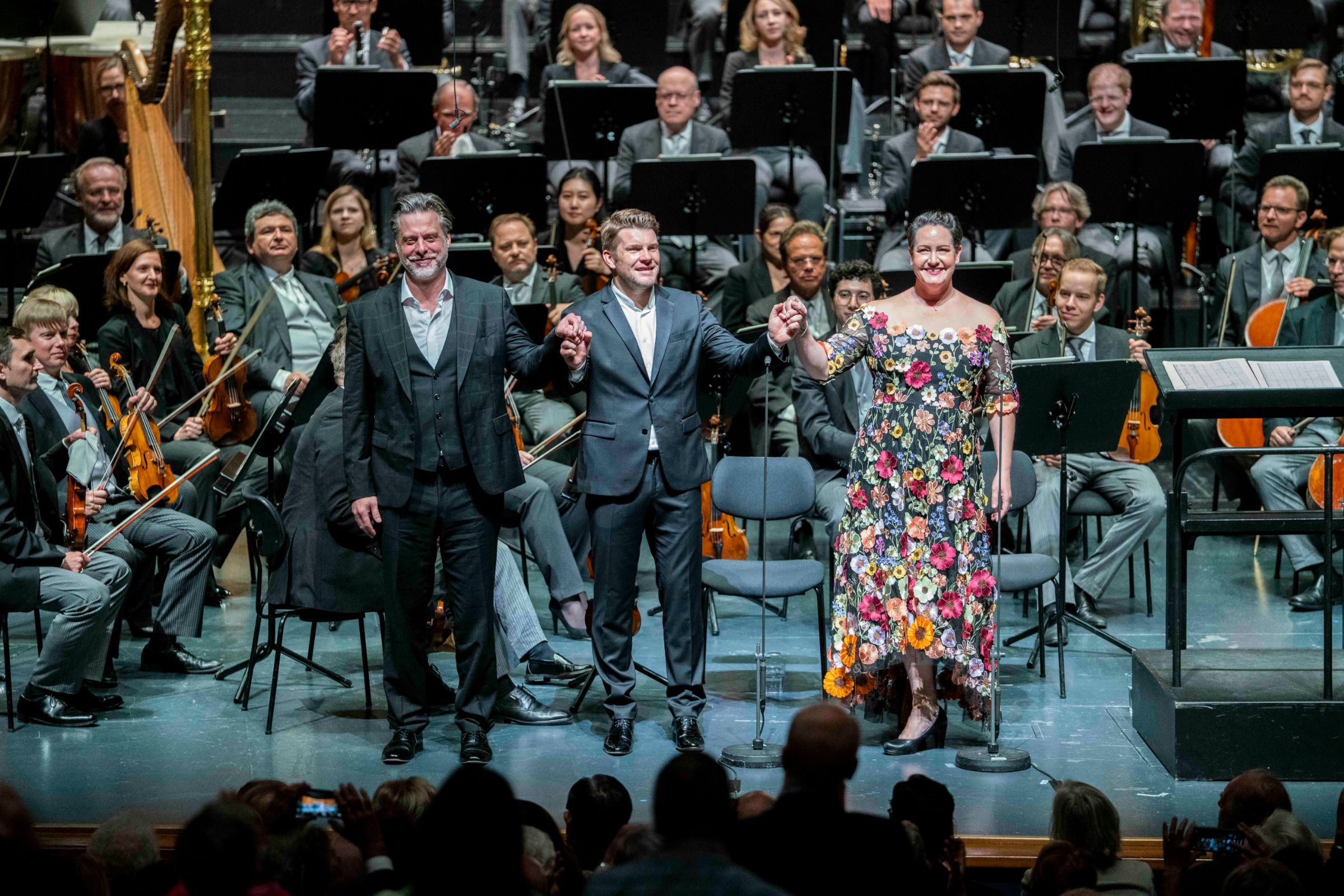 John Relyea (Hunding), Stanislas de Barbeyrac (Siegmund) und Elza van den Heever (Sieglinde) &copy; SF | Marco Borrelli