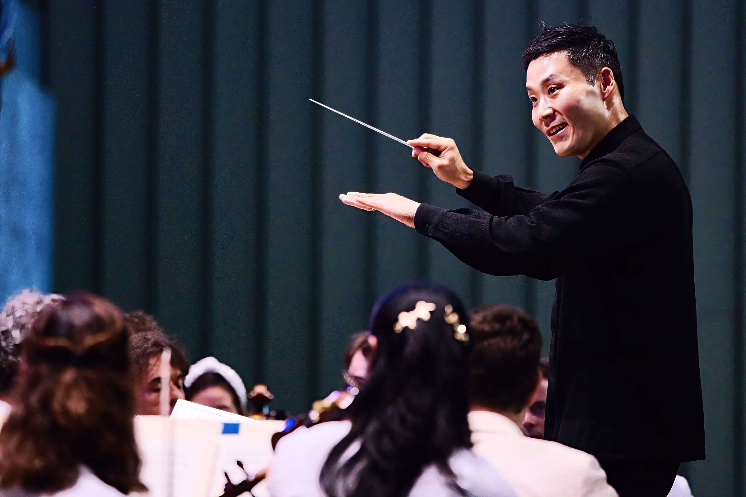 Earl Lee conducts the Boston Symphony Orchestra © Hilary Scott, courtesy of the BSO