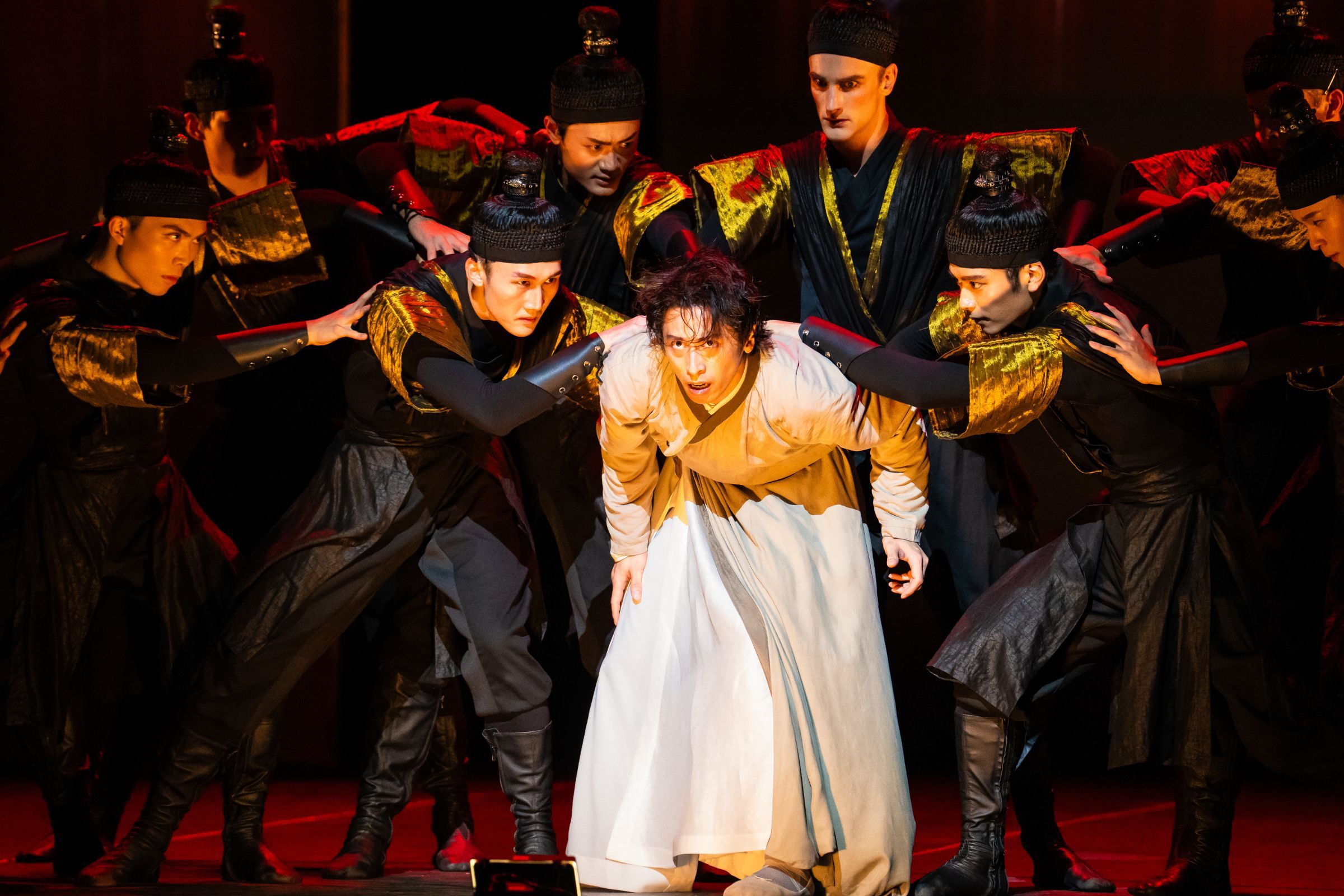Ma Renjie and Hong Kong Ballet in <i>The Butterfly Lovers</i> &copy; Steven Pisano