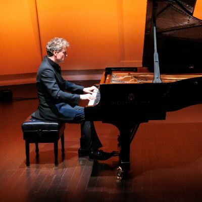 Paul Lewis