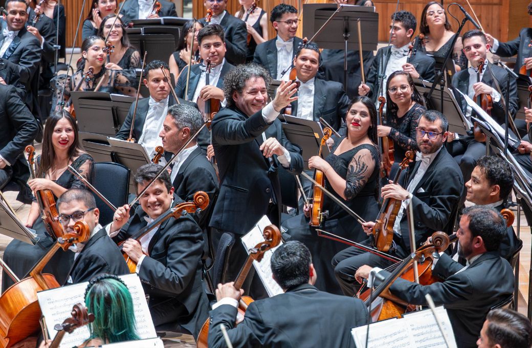 Gustavo Dudamel and the Sim&oacute;n Bol&iacute;var Symphony Orchestra &copy; Sisi Burn