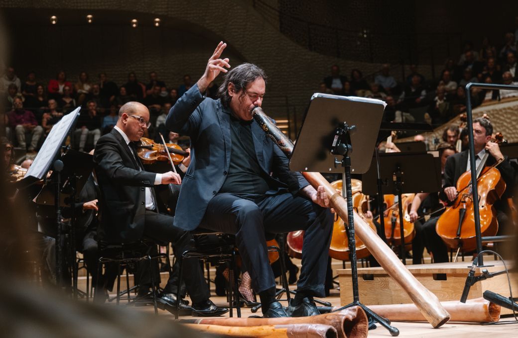 William Barton and the Melbourne Symphony Orchestra &copy; Daniel Dittus