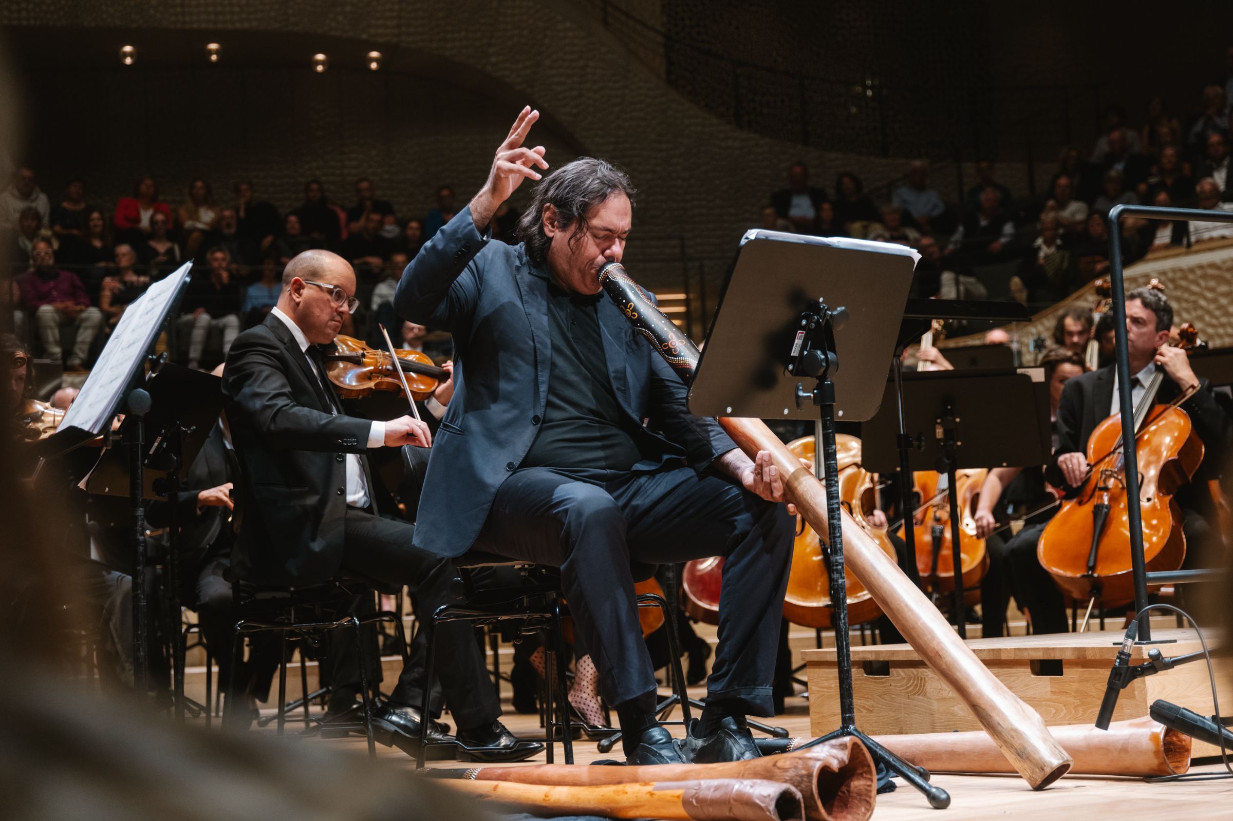 William Barton and the Melbourne Symphony Orchestra © Daniel Dittus