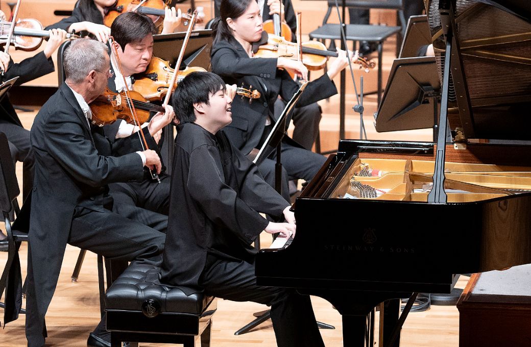Mao Fujita and the KBS Symphony Orchestra © Lee Sang-hoon, courtesy of the KBS Symphony Orchestra
