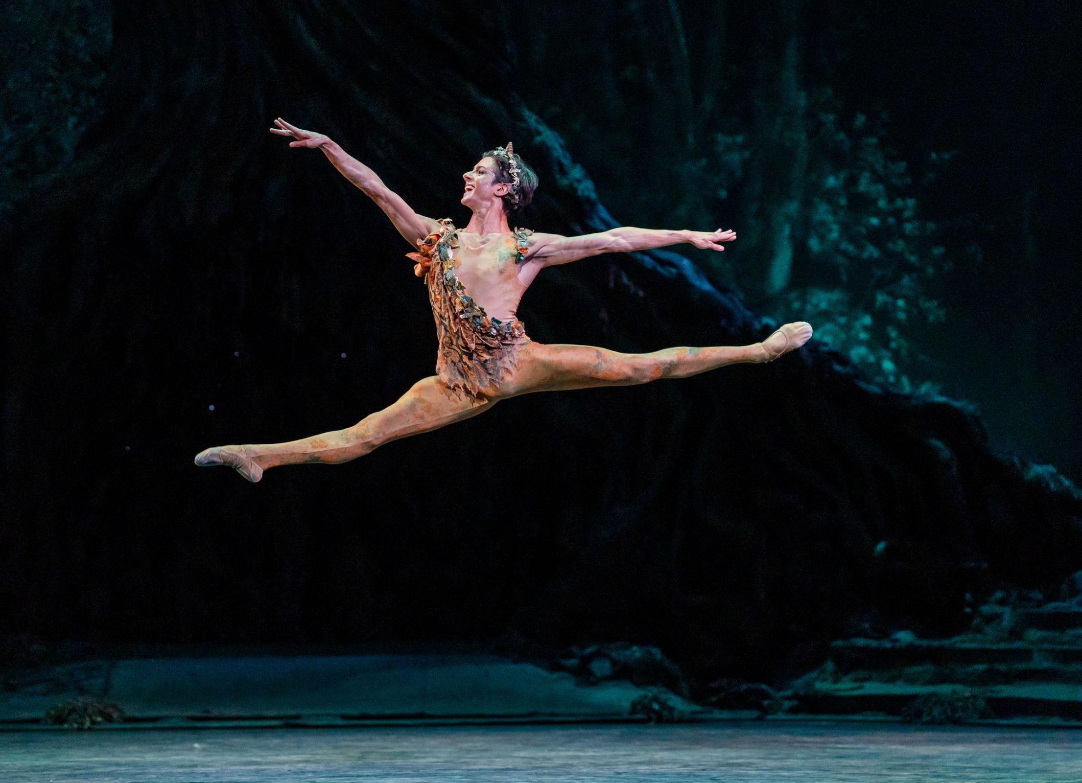 Caspar Lench as Puck in Ashton's <i>The Dream</i>, The Royal Ballet © Tristram Kenton