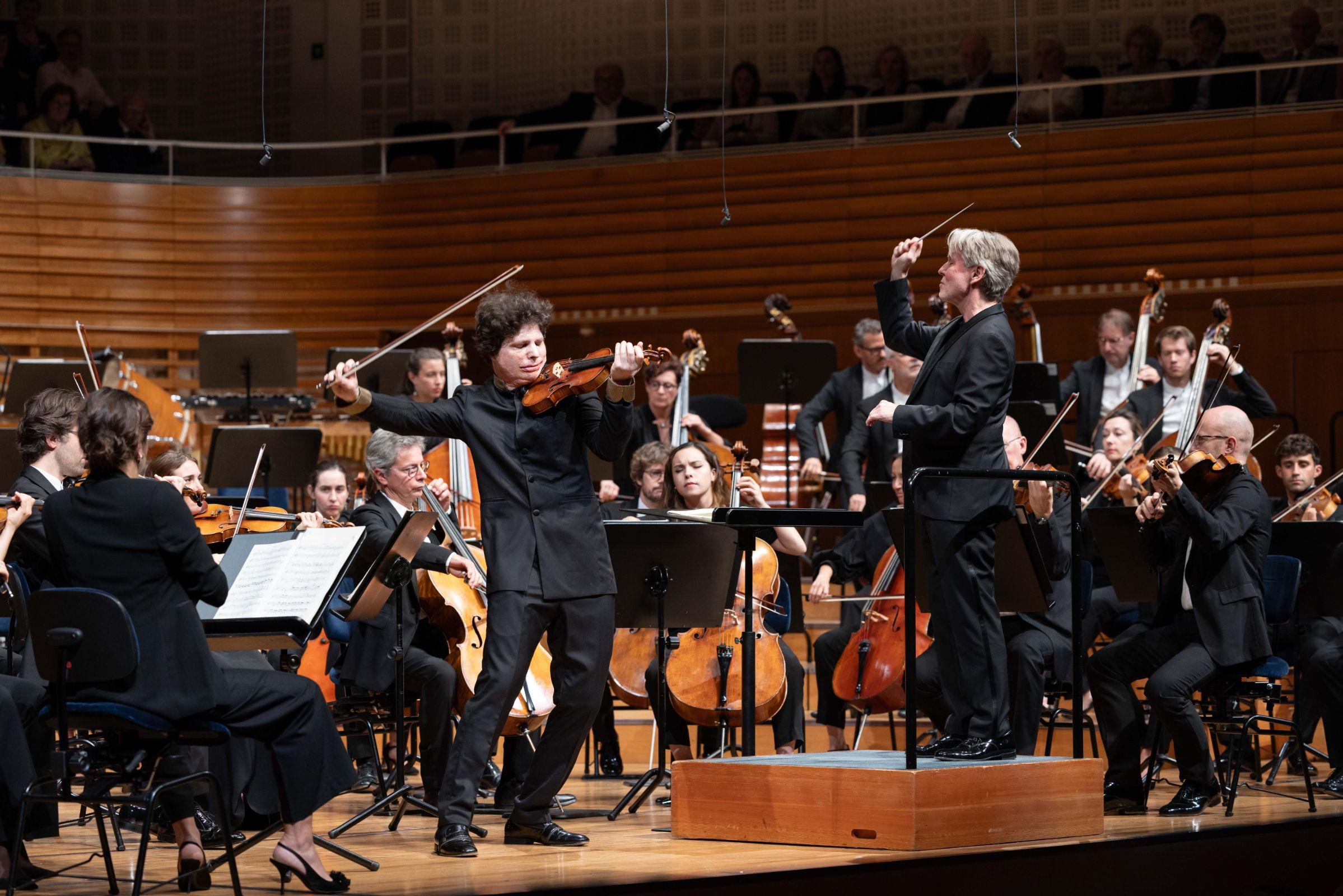 Augustin Hadelich und Esa-Pekka Salonen mit dem Orchestre de Paris © Manuela Jans | Lucerne Festival