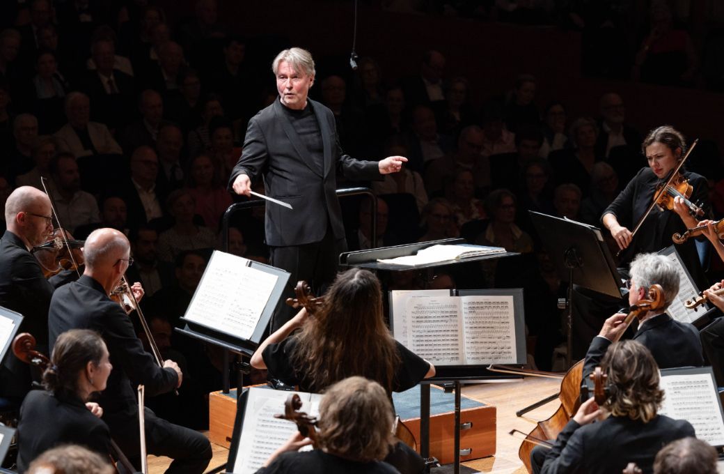 Esa-Pekka Salonen dirigiert das Orchestre de Paris © Manuela Jans | Lucerne Festival