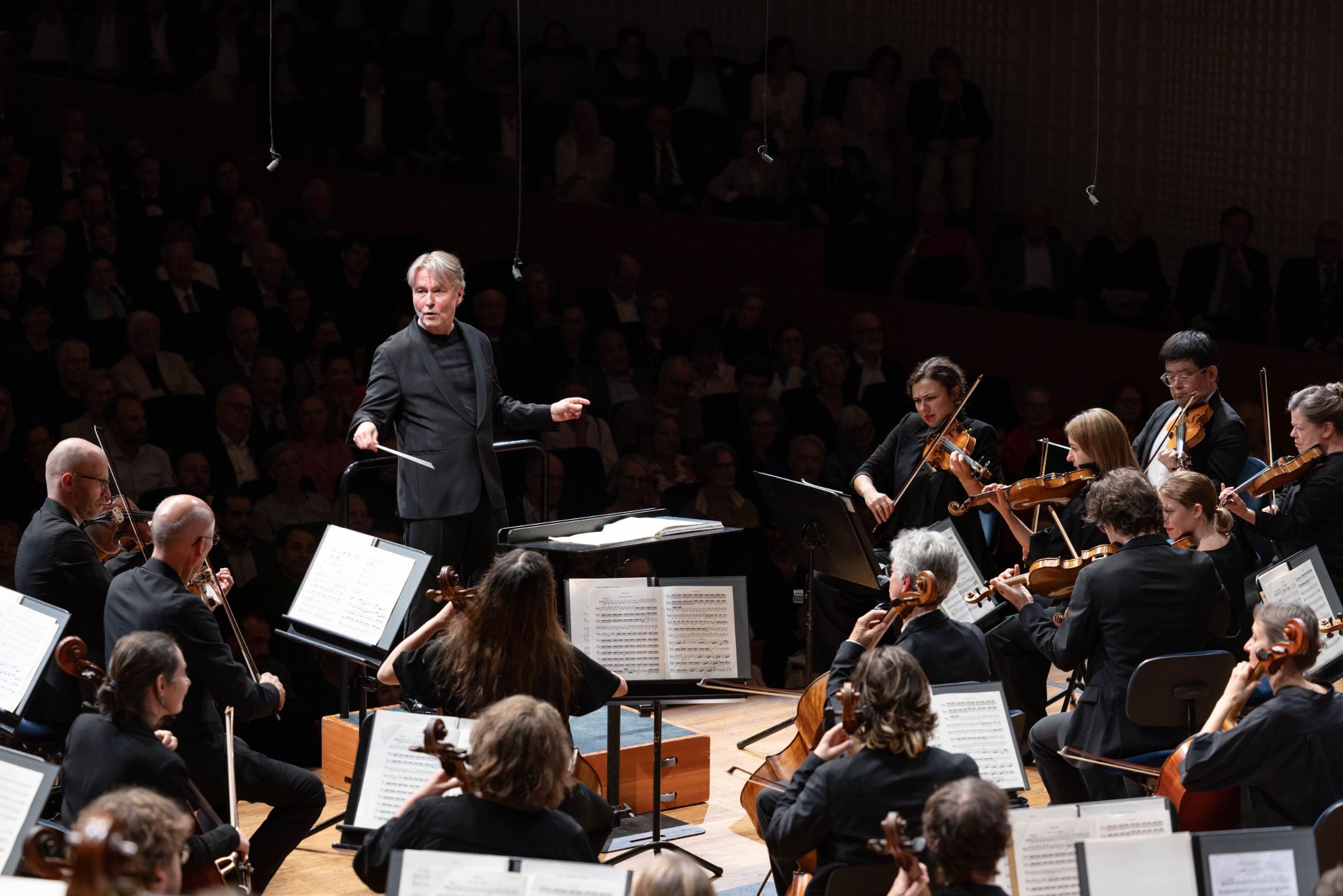 Esa-Pekka Salonen dirigiert das Orchestre de Paris © Manuela Jans | Lucerne Festival