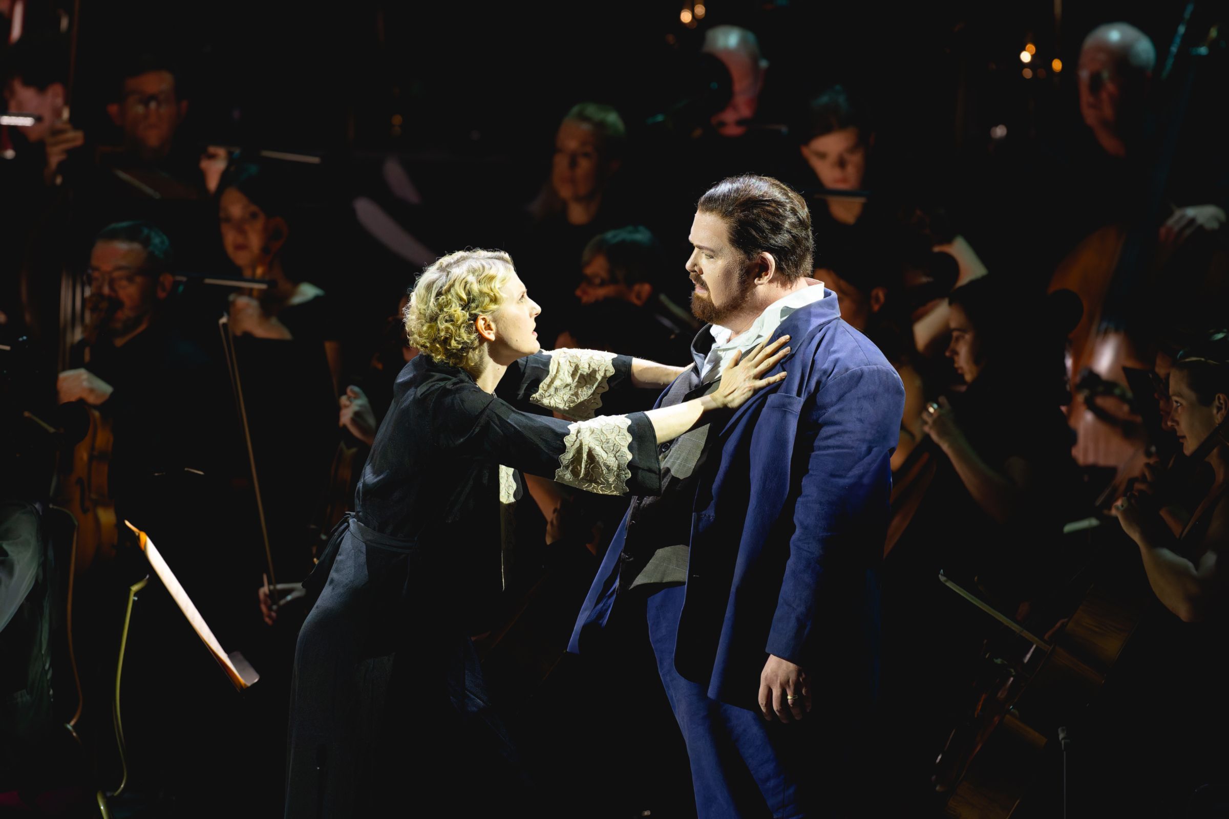 Amanda Majeski (Katerina Izmailova) and Nicky Spence (Sergey) &copy; Andy Paradise