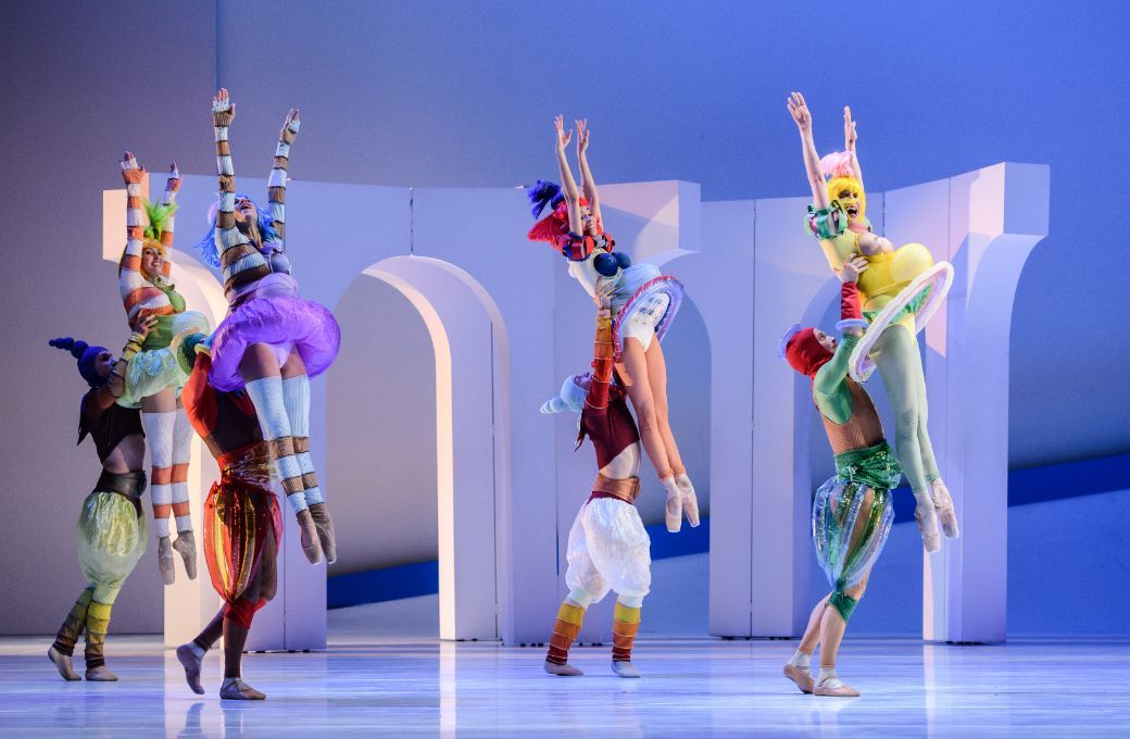 Les Ballets de Monte-Carlo in Jean-Christophe Maillot's <i>La Belle</i> &copy; Alice Blangero