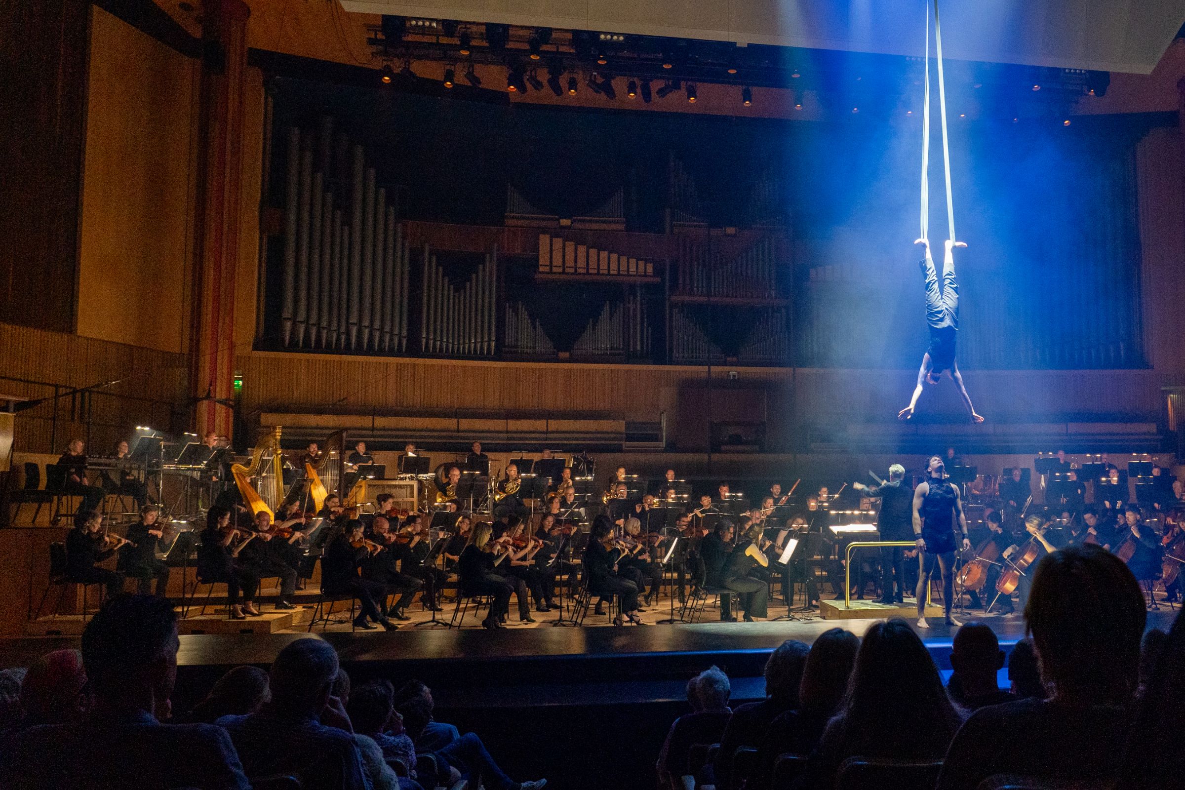 The LPO and Circa: <i>Daphnis et Chloé</i> at Multitudes festival © Pete Woodhead