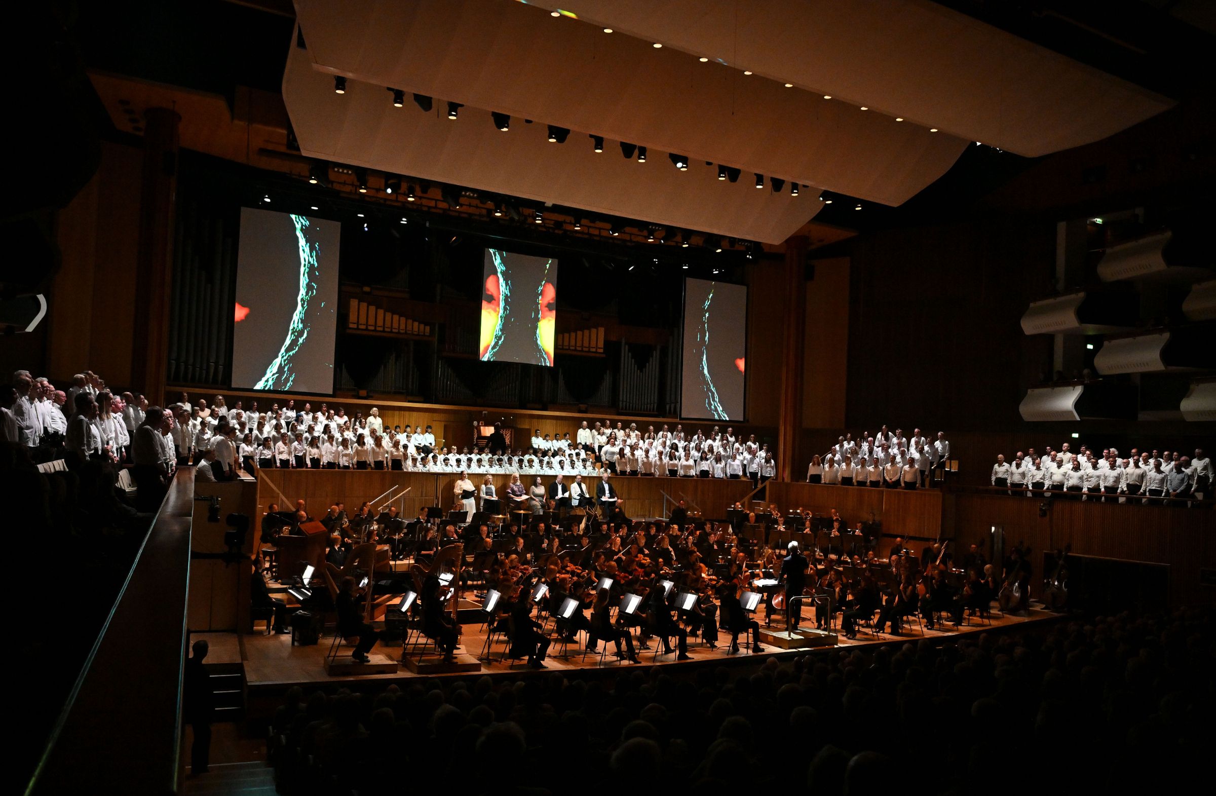The London Philharmonic perform Mahler’s Eighth at the Royal Festival Hall © Mark Allan