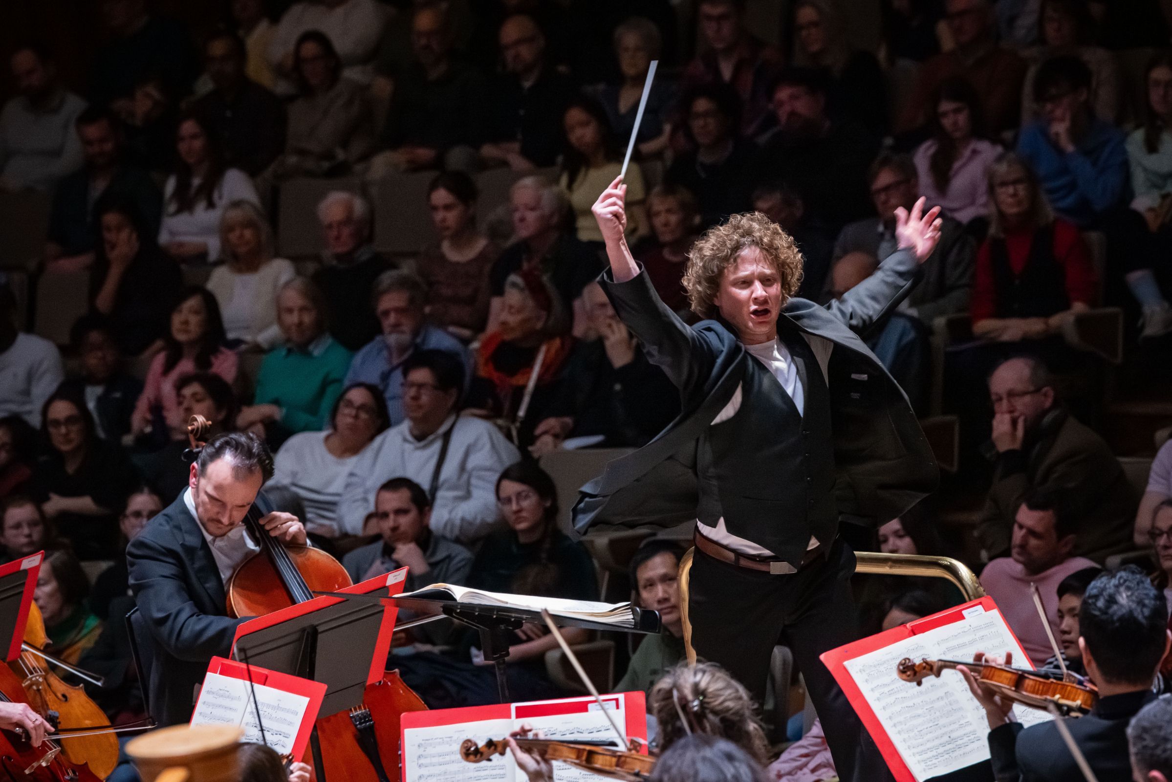 Santtu-Mathias Rouvali conducts the Philharmonia &copy; Philharmonia Orchestra | Marc Gascoigne