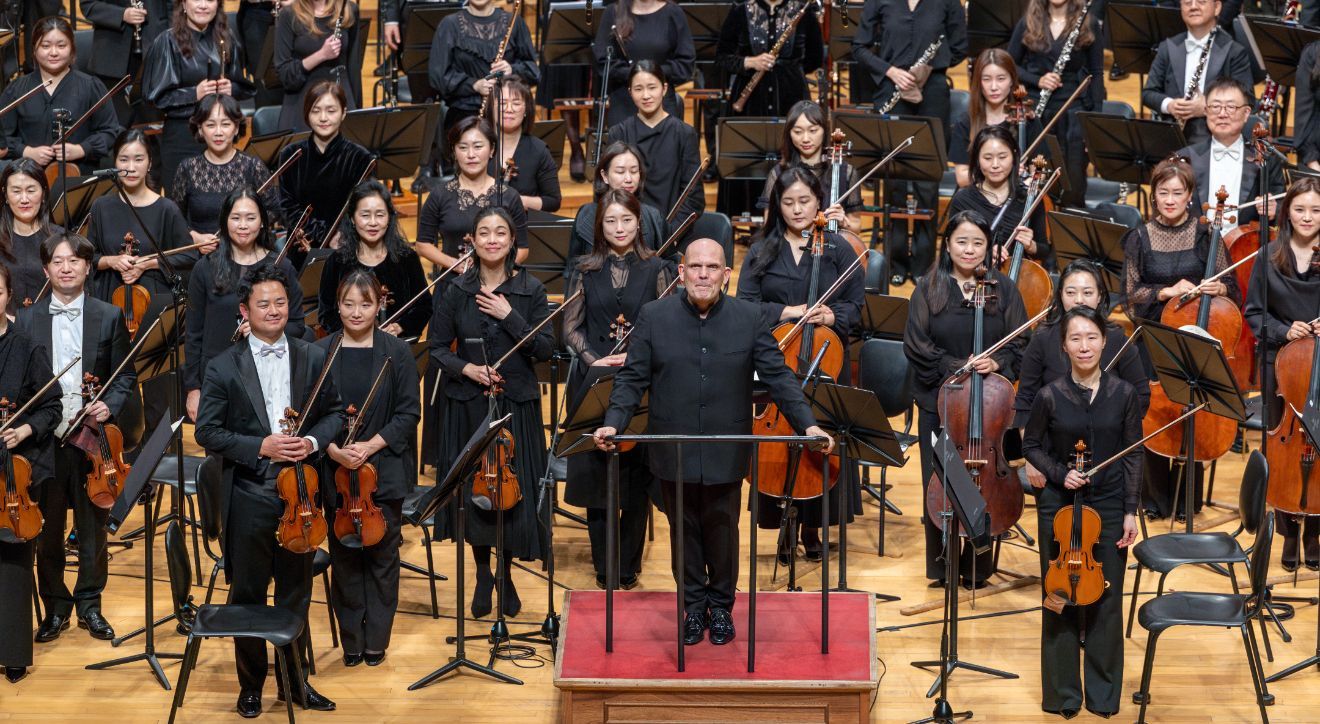 Seoul Philharmonic Orchestra and Music Director Jaap van Zweden © Seoul Philharmonic Orchestra