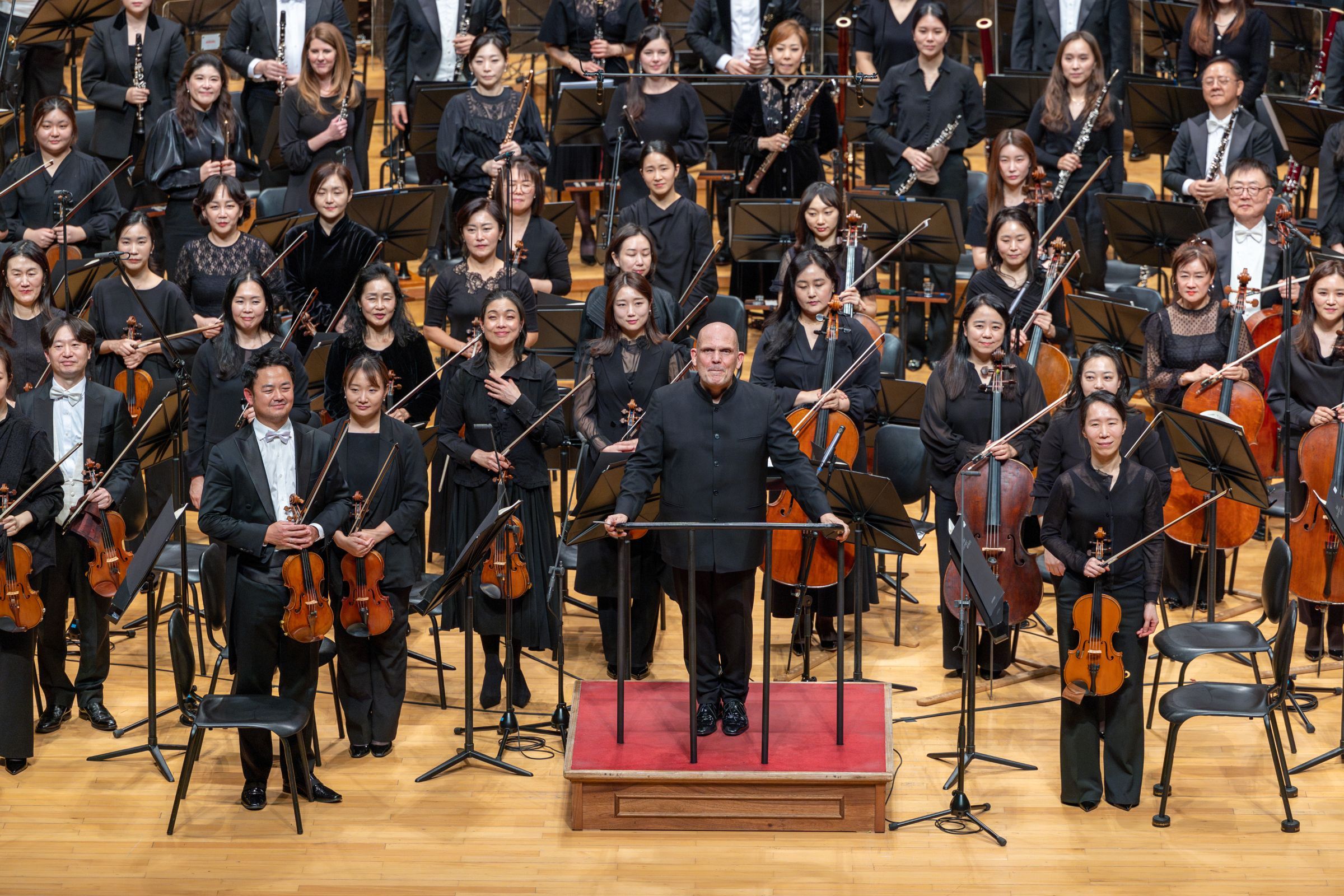 Seoul Philharmonic Orchestra and Music Director Jaap van Zweden © Seoul Philharmonic Orchestra