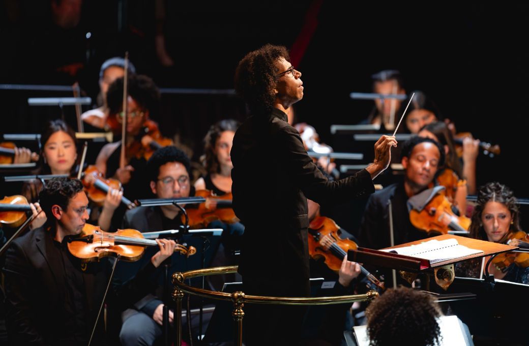 Jonathon Heyward conducts Chineke! Orchestra &copy; BBC | Andy Paradise