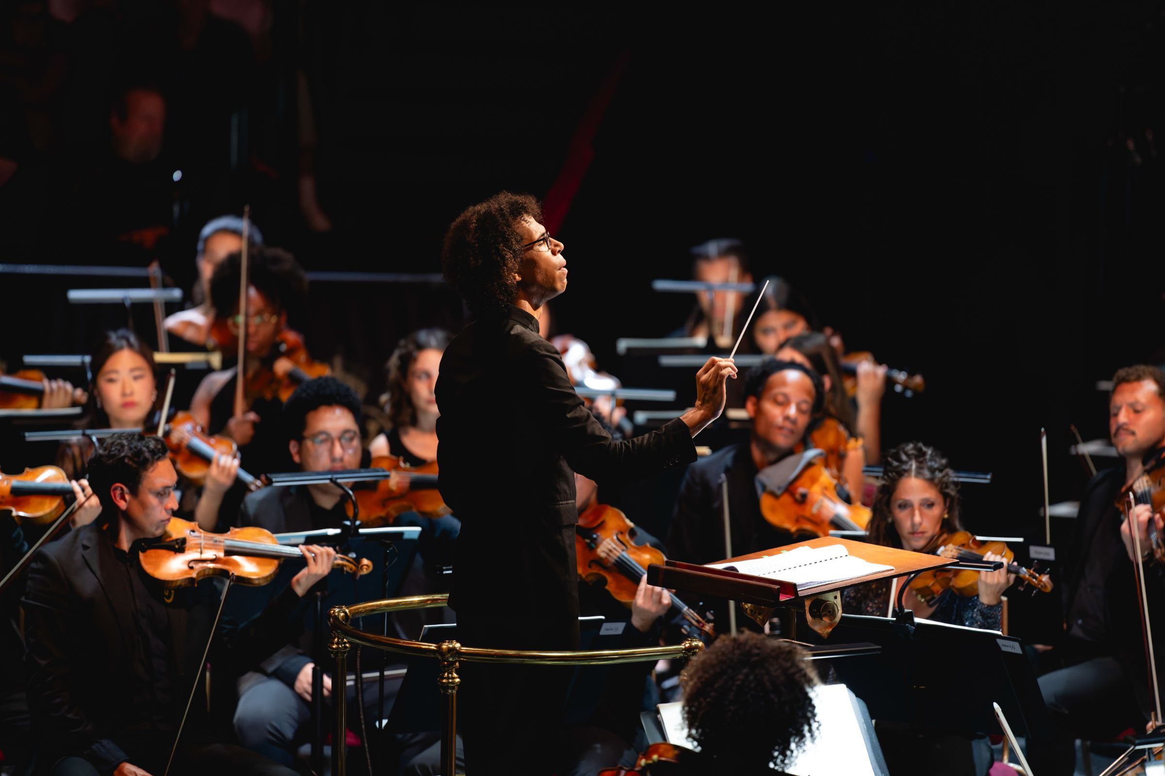 Jonathon Heyward conducts Chineke! Orchestra &copy; BBC | Andy Paradise