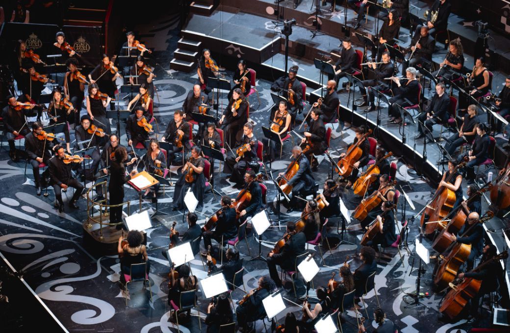 Jonathon Heyward conducts Chineke! Orchestra &copy; BBC | Andy Paradise