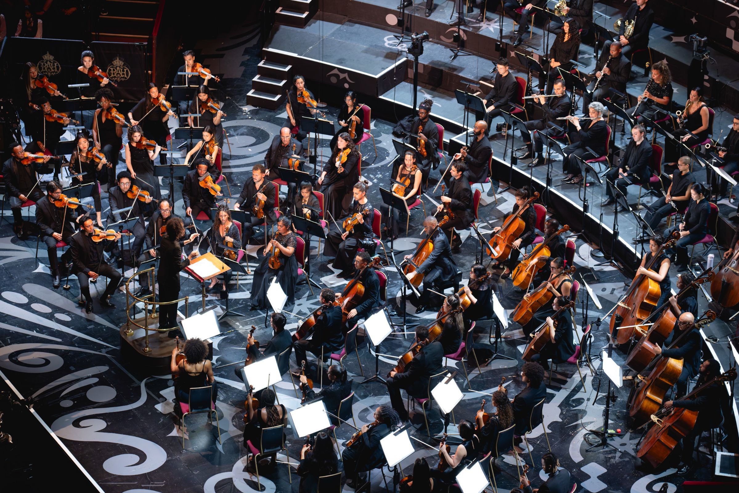 Jonathon Heyward conducts Chineke! Orchestra &copy; BBC | Andy Paradise