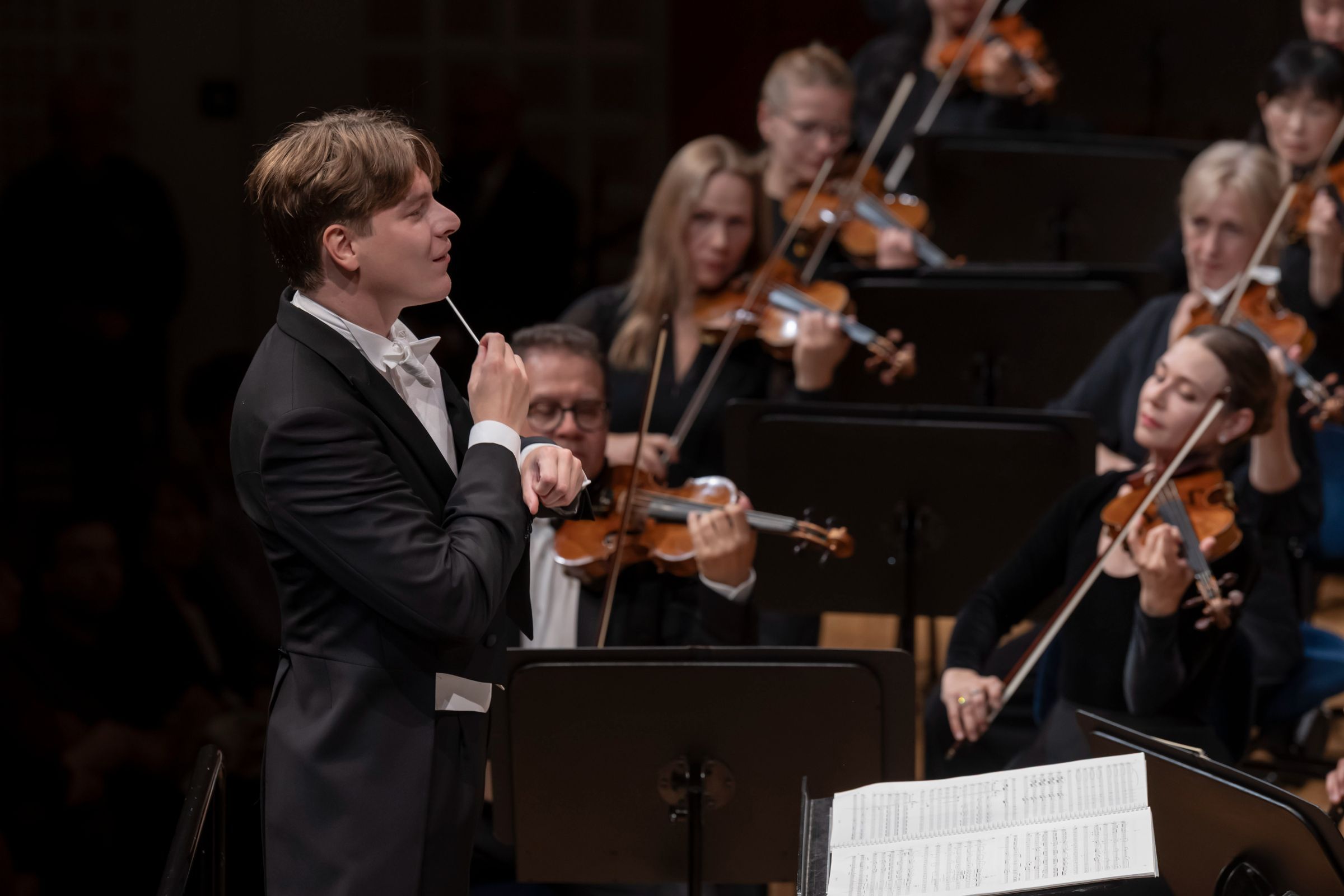 Klaus Mäkelä dirigiert das Royal Concertgebouw Orchestra © Priska Ketterer | Lucerne Festival