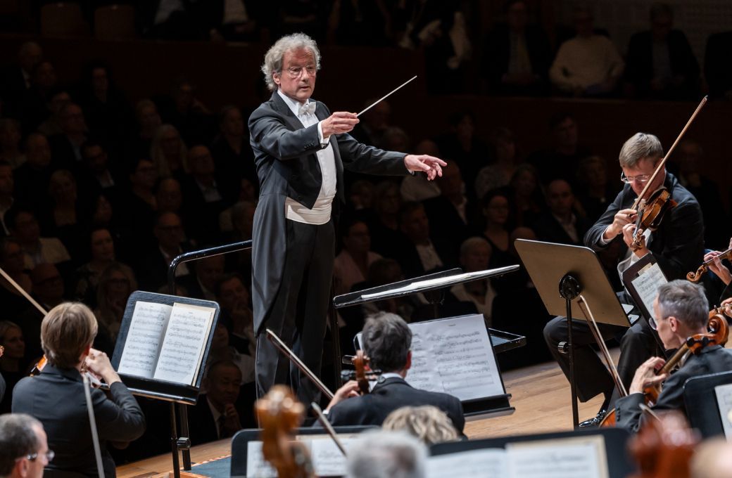 Franz Welser-Möst dirigiert die Wiener Philharmoniker &copy; Patrick Hurlimann | Lucerne Festival