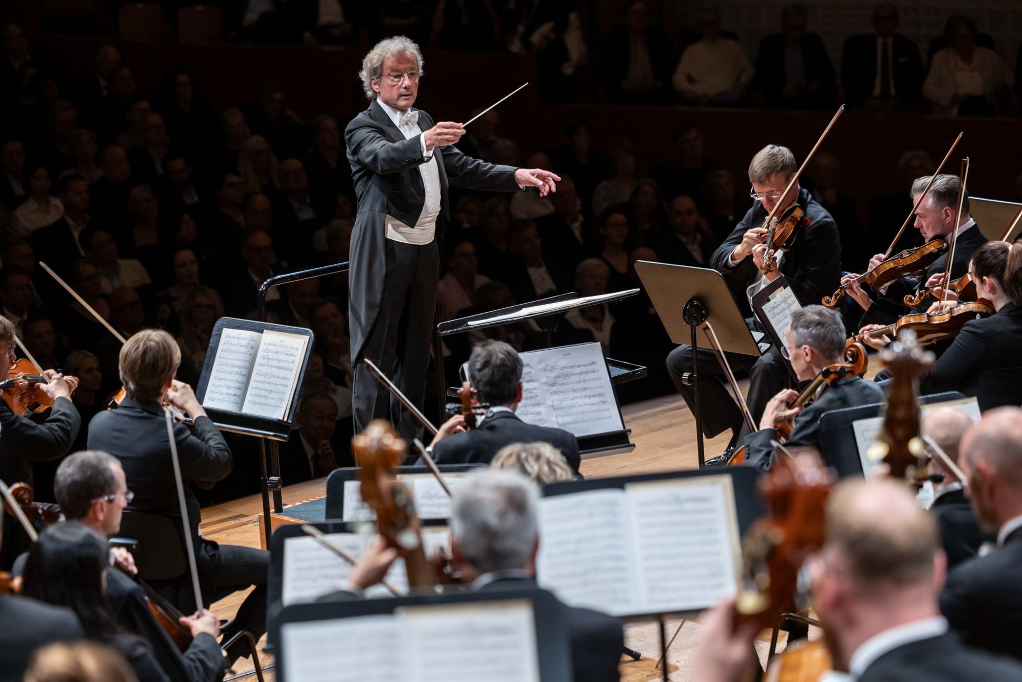 Franz Welser-Möst dirigiert die Wiener Philharmoniker © Patrick Hurlimann | Lucerne Festival