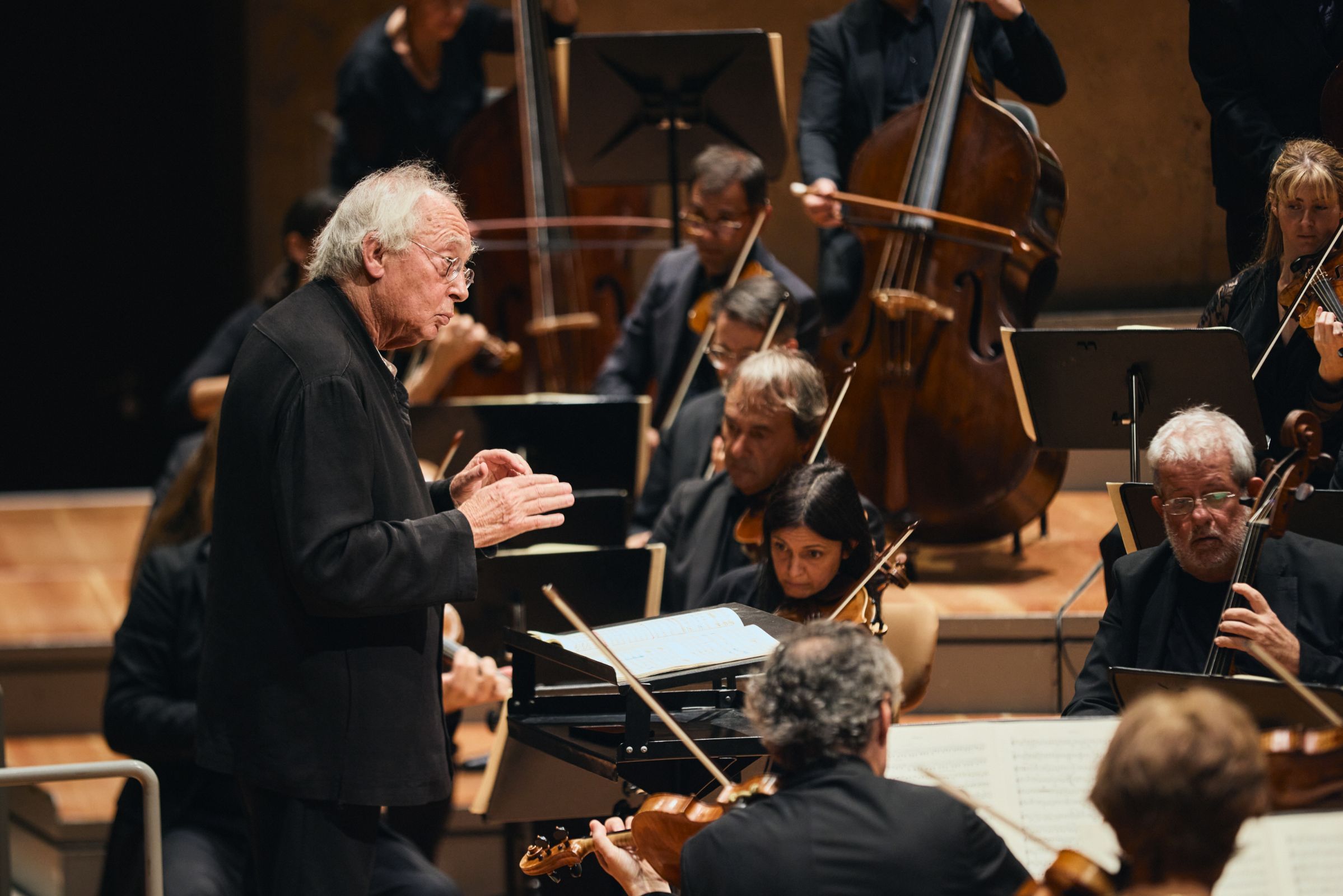 Philippe Herreweghe dirigiert das Orchestre des Champs-Élysées &copy; Berliner Festspiele | Fabian Schellhorn
