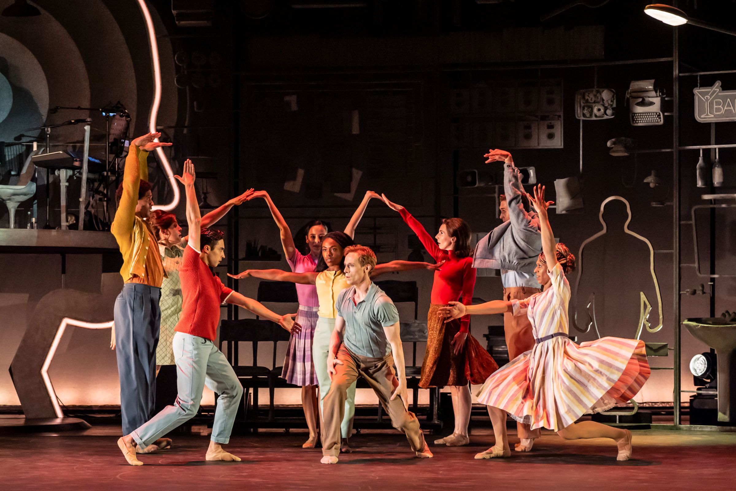The company in Jonathan Watkins’ <i>A Single Man</i> © 2025 Johan Persson