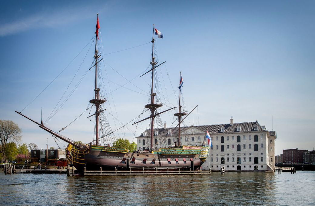 Scheepvaartmuseum and VOC ship <i>Amsterdam</i> © Eddo Hartmann | Het Scheepvaartmuseum