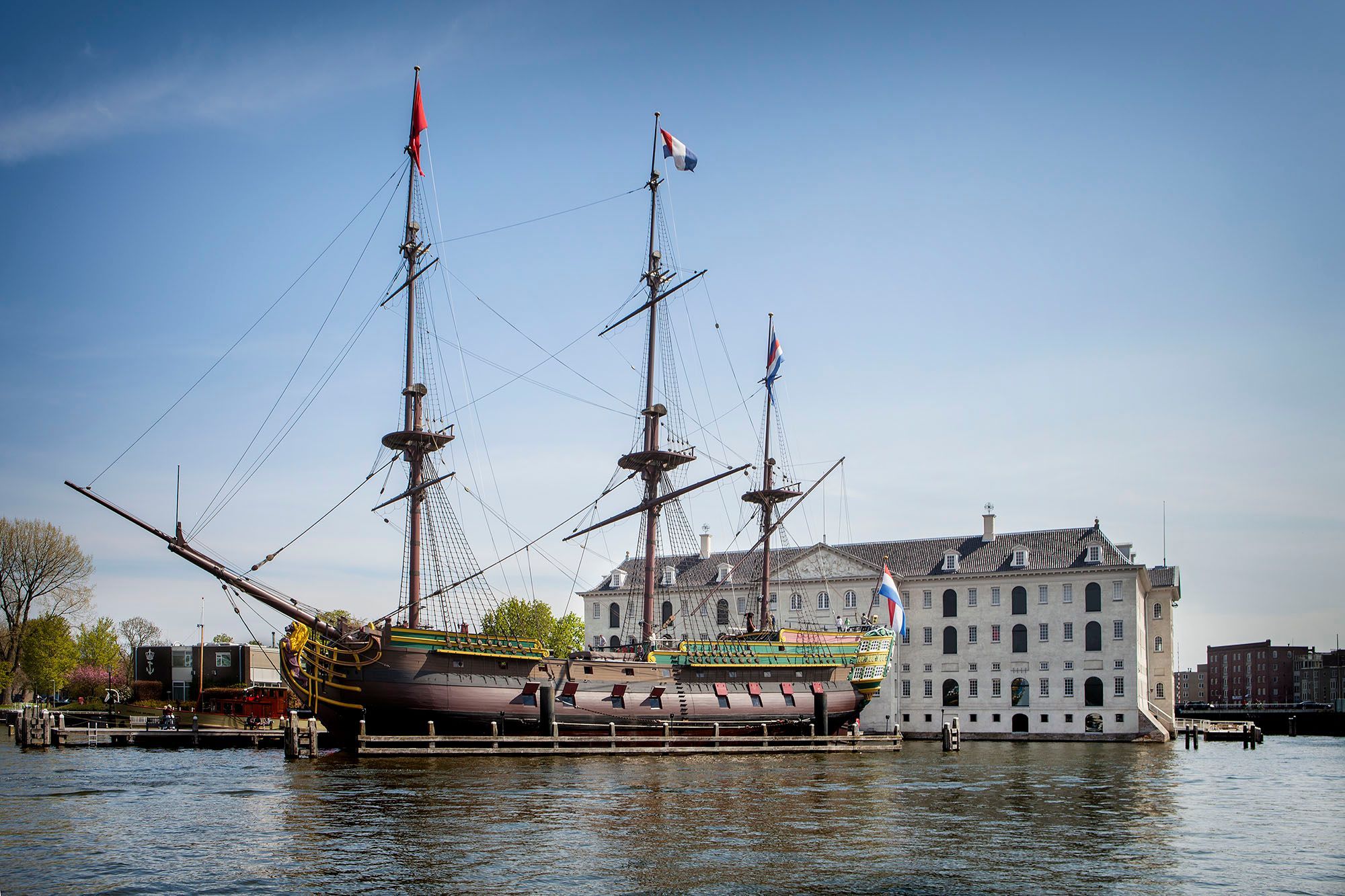 Scheepvaartmuseum and VOC ship <i>Amsterdam</i> © Eddo Hartmann | Het Scheepvaartmuseum