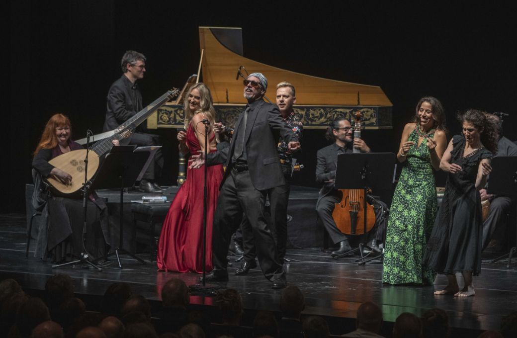 Christina Pluhar and L'Arpeggiata in <i>La Torre de Oro</i> © Marco Borrelli