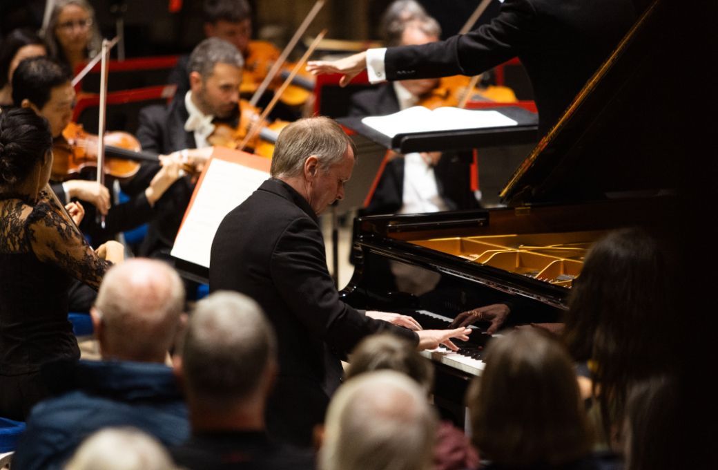 Steven Osborne and the Philharmonia Orchestra © Stuart Armitt