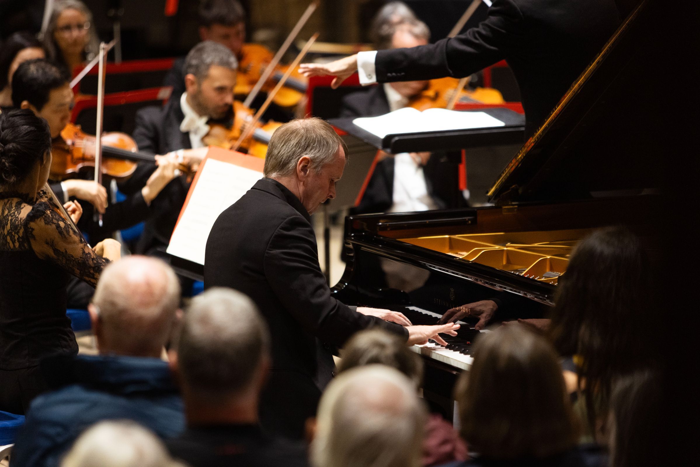 Steven Osborne and the Philharmonia Orchestra &copy; Stuart Armitt