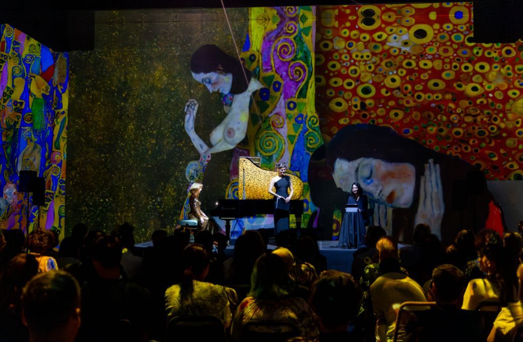 Klimt meets Bösendorfer: Vers Sacrum &copy; Stefania Burcea