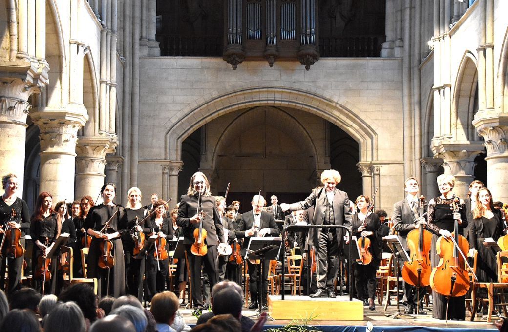 Leonidas Kavakos, Santtu-Matias Rouvali et l'Orchestre Philharmonique de Radio France &copy; Robert Lefèvre
