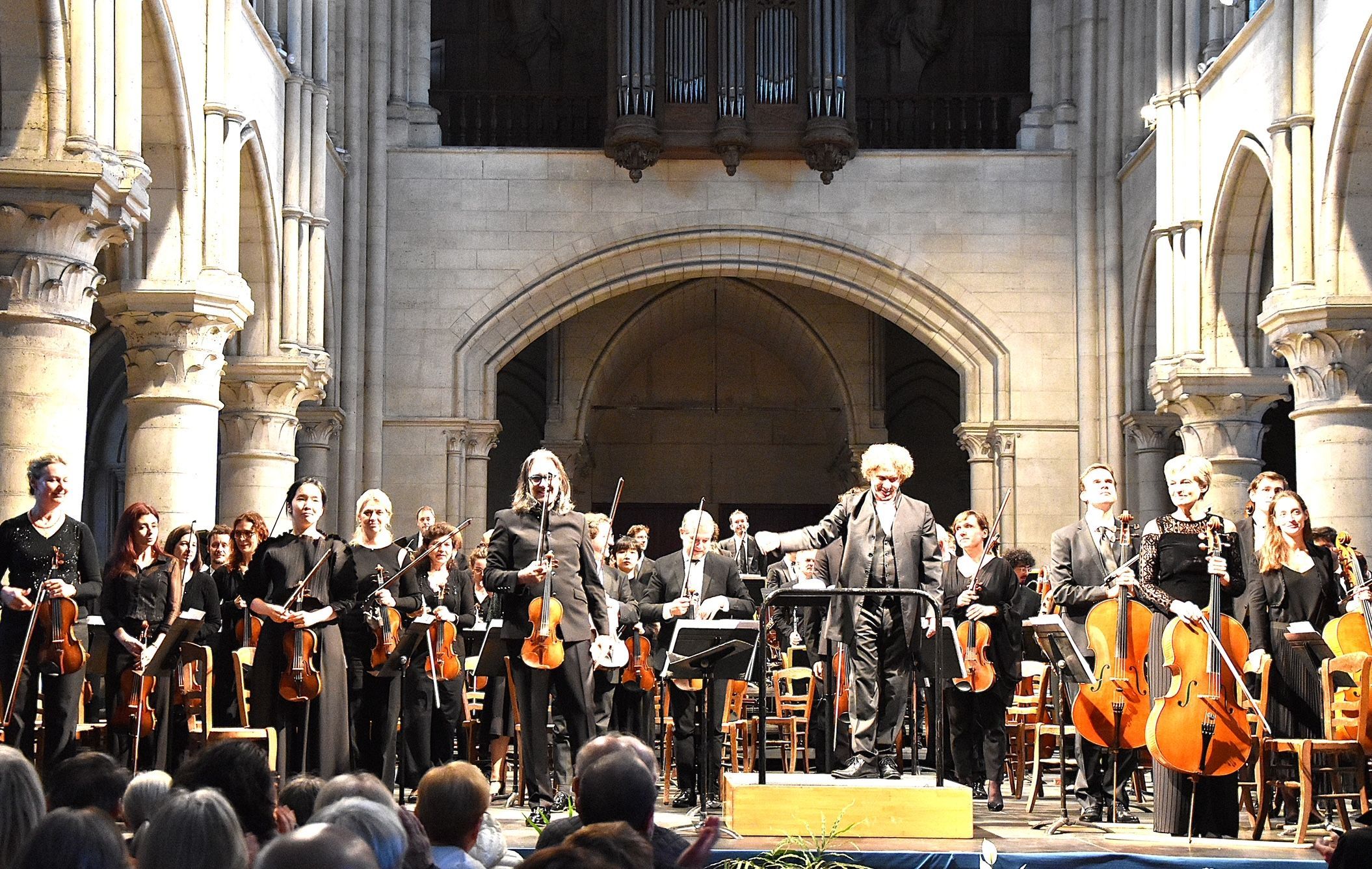 Leonidas Kavakos, Santtu-Matias Rouvali et l'Orchestre Philharmonique de Radio France © Robert Lefèvre