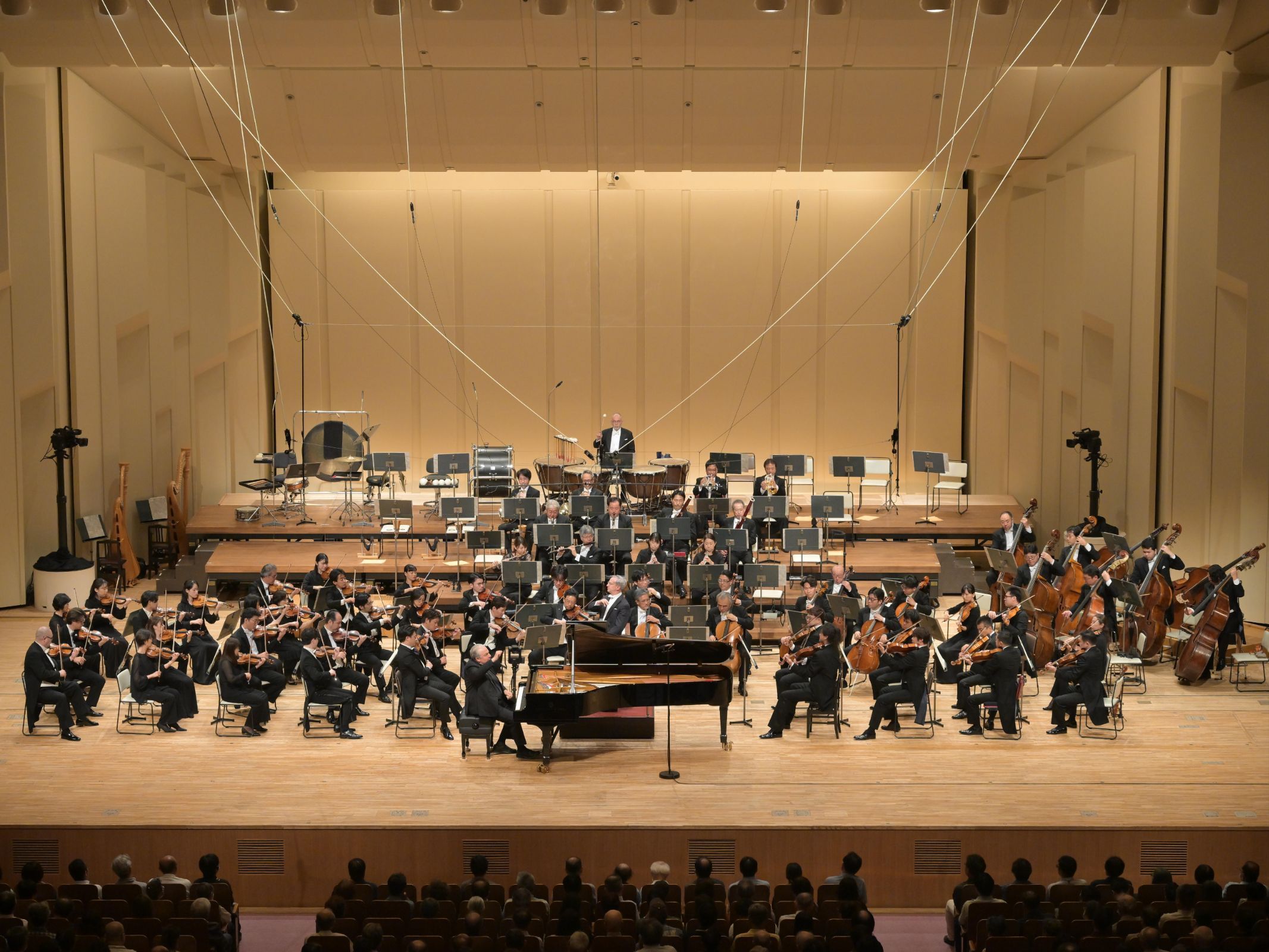 Yefim Bronfman, Fabio Luisi and the NHK Symphony Orchestra &copy; NHKSO